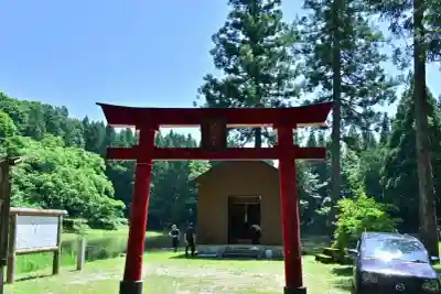 郡殿の池弁財天社(新潟県)