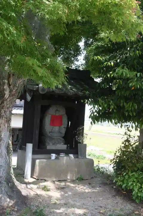 水神社と地蔵尊(奈良県)