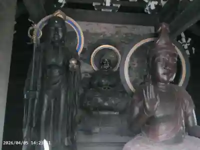 輪王寺両大師堂(寛永寺輪王殿)の{uncategorized: "未分類", other: "その他", undefined: "問題あり", building: "その他建物", grave: "お墓", sacred_gate: "鳥居", guardian: "狛犬", statue: "像", buddha: "仏像", history: "歴史", nature: "自然", garden: "庭園", animal: "動物", pagoda: "塔", temizu: "手水舎", mountain_gate: "山門・神門", sanctuary: "本殿・本堂", subordinate: "末社・摂社", art: "芸術", scenery: "景色", jizo: "地蔵", ema: "絵馬", goshuin: "御朱印", omikuji: "おみくじ", items: "授与品その他", amulet: "お守り", goshuincho: "御朱印帳", eats: "食事", festival: "お祭り", votive_dance: "神楽", shichigosan: "七五三参", wedding: "結婚式", experience: "体験その他", initially: "初詣", around: "周辺", anti_infection: "感染症対策"}