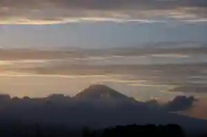 光明寺の景色(2021年05月26日(水) 00時35分34秒投稿)