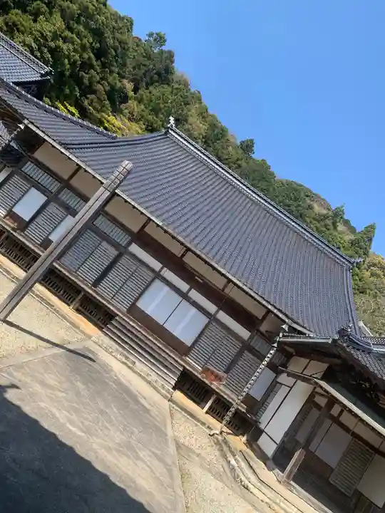 医光寺の本殿・本堂