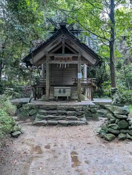 氣多大社の{uncategorized: "未分類", other: "その他", undefined: "問題あり", building: "その他建物", grave: "お墓", sacred_gate: "鳥居", guardian: "狛犬", statue: "像", buddha: "仏像", history: "歴史", nature: "自然", garden: "庭園", animal: "動物", pagoda: "塔", temizu: "手水舎", mountain_gate: "山門・神門", sanctuary: "本殿・本堂", subordinate: "末社・摂社", art: "芸術", scenery: "景色", jizo: "地蔵", ema: "絵馬", goshuin: "御朱印", omikuji: "おみくじ", items: "授与品その他", amulet: "お守り", goshuincho: "御朱印帳", eats: "食事", festival: "お祭り", votive_dance: "神楽", shichigosan: "七五三参", wedding: "結婚式", experience: "体験その他", initially: "初詣", around: "周辺", anti_infection: "感染症対策"}