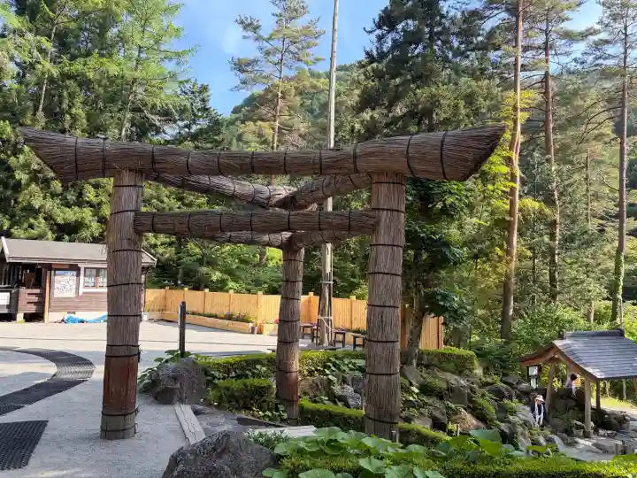 不二阿祖山太神宮の{uncategorized: "未分類", other: "その他", undefined: "問題あり", building: "その他建物", grave: "お墓", sacred_gate: "鳥居", guardian: "狛犬", statue: "像", buddha: "仏像", history: "歴史", nature: "自然", garden: "庭園", animal: "動物", pagoda: "塔", temizu: "手水舎", mountain_gate: "山門・神門", sanctuary: "本殿・本堂", subordinate: "末社・摂社", art: "芸術", scenery: "景色", jizo: "地蔵", ema: "絵馬", goshuin: "御朱印", omikuji: "おみくじ", items: "授与品その他", amulet: "お守り", goshuincho: "御朱印帳", eats: "食事", festival: "お祭り", votive_dance: "神楽", shichigosan: "七五三参", wedding: "結婚式", experience: "体験その他", initially: "初詣", around: "周辺", anti_infection: "感染症対策"}