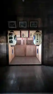 稲荷神社の{uncategorized: "未分類", other: "その他", undefined: "問題あり", building: "その他建物", grave: "お墓", sacred_gate: "鳥居", guardian: "狛犬", statue: "像", buddha: "仏像", history: "歴史", nature: "自然", garden: "庭園", animal: "動物", pagoda: "塔", temizu: "手水舎", mountain_gate: "山門・神門", sanctuary: "本殿・本堂", subordinate: "末社・摂社", art: "芸術", scenery: "景色", jizo: "地蔵", ema: "絵馬", goshuin: "御朱印", omikuji: "おみくじ", items: "授与品その他", amulet: "お守り", goshuincho: "御朱印帳", eats: "食事", festival: "お祭り", votive_dance: "神楽", shichigosan: "七五三参", wedding: "結婚式", experience: "体験その他", initially: "初詣", around: "周辺", anti_infection: "感染症対策"}
