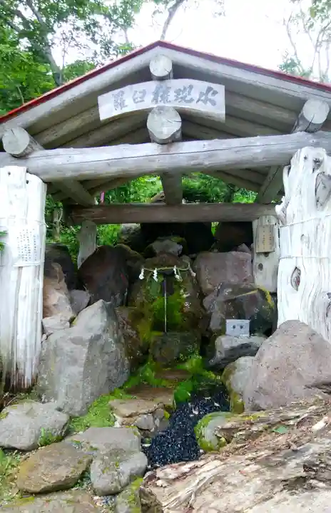 羅臼神社の手水舎
