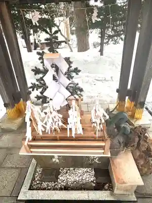 西野神社の{uncategorized: "未分類", other: "その他", undefined: "問題あり", building: "その他建物", grave: "お墓", sacred_gate: "鳥居", guardian: "狛犬", statue: "像", buddha: "仏像", history: "歴史", nature: "自然", garden: "庭園", animal: "動物", pagoda: "塔", temizu: "手水舎", mountain_gate: "山門・神門", sanctuary: "本殿・本堂", subordinate: "末社・摂社", art: "芸術", scenery: "景色", jizo: "地蔵", ema: "絵馬", goshuin: "御朱印", omikuji: "おみくじ", items: "授与品その他", amulet: "お守り", goshuincho: "御朱印帳", eats: "食事", festival: "お祭り", votive_dance: "神楽", shichigosan: "七五三参", wedding: "結婚式", experience: "体験その他", initially: "初詣", around: "周辺", anti_infection: "感染症対策"}