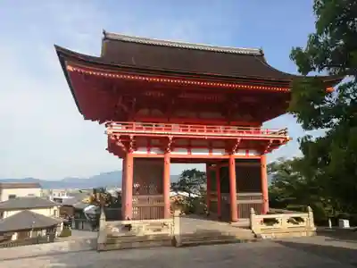 清水寺の山門・神門