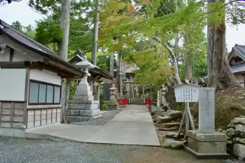 益多嶺神社の建物その他