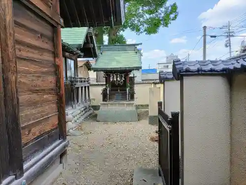 神明社・八幡社合殿（中杉町）の末社・摂社