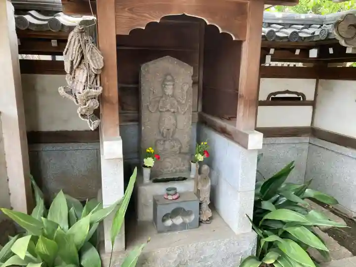 大楽院の{uncategorized: "未分類", other: "その他", undefined: "問題あり", building: "その他建物", grave: "お墓", sacred_gate: "鳥居", guardian: "狛犬", statue: "像", buddha: "仏像", history: "歴史", nature: "自然", garden: "庭園", animal: "動物", pagoda: "塔", temizu: "手水舎", mountain_gate: "山門・神門", sanctuary: "本殿・本堂", subordinate: "末社・摂社", art: "芸術", scenery: "景色", jizo: "地蔵", ema: "絵馬", goshuin: "御朱印", omikuji: "おみくじ", items: "授与品その他", amulet: "お守り", goshuincho: "御朱印帳", eats: "食事", festival: "お祭り", votive_dance: "神楽", shichigosan: "七五三参", wedding: "結婚式", experience: "体験その他", initially: "初詣", around: "周辺", anti_infection: "感染症対策"}