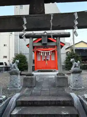 正一位原市場稲荷大明神の{uncategorized: "未分類", other: "その他", undefined: "問題あり", building: "その他建物", grave: "お墓", sacred_gate: "鳥居", guardian: "狛犬", statue: "像", buddha: "仏像", history: "歴史", nature: "自然", garden: "庭園", animal: "動物", pagoda: "塔", temizu: "手水舎", mountain_gate: "山門・神門", sanctuary: "本殿・本堂", subordinate: "末社・摂社", art: "芸術", scenery: "景色", jizo: "地蔵", ema: "絵馬", goshuin: "御朱印", omikuji: "おみくじ", items: "授与品その他", amulet: "お守り", goshuincho: "御朱印帳", eats: "食事", festival: "お祭り", votive_dance: "神楽", shichigosan: "七五三参", wedding: "結婚式", experience: "体験その他", initially: "初詣", around: "周辺", anti_infection: "感染症対策"}
