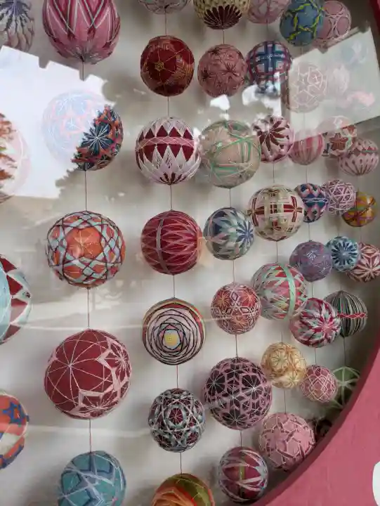 湯倉神社の{uncategorized: "未分類", other: "その他", undefined: "問題あり", building: "その他建物", grave: "お墓", sacred_gate: "鳥居", guardian: "狛犬", statue: "像", buddha: "仏像", history: "歴史", nature: "自然", garden: "庭園", animal: "動物", pagoda: "塔", temizu: "手水舎", mountain_gate: "山門・神門", sanctuary: "本殿・本堂", subordinate: "末社・摂社", art: "芸術", scenery: "景色", jizo: "地蔵", ema: "絵馬", goshuin: "御朱印", omikuji: "おみくじ", items: "授与品その他", amulet: "お守り", goshuincho: "御朱印帳", eats: "食事", festival: "お祭り", votive_dance: "神楽", shichigosan: "七五三参", wedding: "結婚式", experience: "体験その他", initially: "初詣", around: "周辺", anti_infection: "感染症対策"}