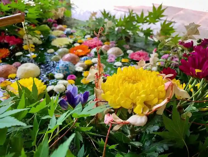 滑川神社 - 仕事と子どもの守り神の手水舎