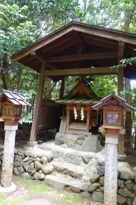 飛鳥坐神社の末社・摂社