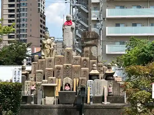 愛染堂勝鬘院の地蔵