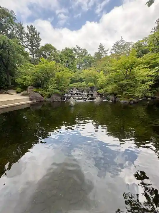 寒川神社の{uncategorized: "未分類", other: "その他", undefined: "問題あり", building: "その他建物", grave: "お墓", sacred_gate: "鳥居", guardian: "狛犬", statue: "像", buddha: "仏像", history: "歴史", nature: "自然", garden: "庭園", animal: "動物", pagoda: "塔", temizu: "手水舎", mountain_gate: "山門・神門", sanctuary: "本殿・本堂", subordinate: "末社・摂社", art: "芸術", scenery: "景色", jizo: "地蔵", ema: "絵馬", goshuin: "御朱印", omikuji: "おみくじ", items: "授与品その他", amulet: "お守り", goshuincho: "御朱印帳", eats: "食事", festival: "お祭り", votive_dance: "神楽", shichigosan: "七五三参", wedding: "結婚式", experience: "体験その他", initially: "初詣", around: "周辺", anti_infection: "感染症対策"}