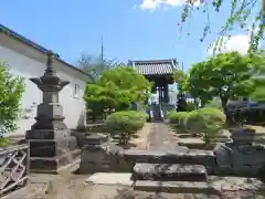 千用寺の建物その他