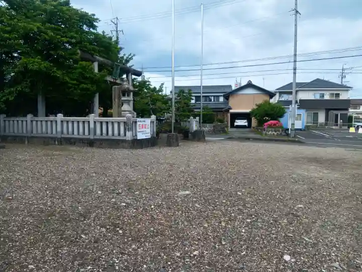 春日神社の{uncategorized: "未分類", other: "その他", undefined: "問題あり", building: "その他建物", grave: "お墓", sacred_gate: "鳥居", guardian: "狛犬", statue: "像", buddha: "仏像", history: "歴史", nature: "自然", garden: "庭園", animal: "動物", pagoda: "塔", temizu: "手水舎", mountain_gate: "山門・神門", sanctuary: "本殿・本堂", subordinate: "末社・摂社", art: "芸術", scenery: "景色", jizo: "地蔵", ema: "絵馬", goshuin: "御朱印", omikuji: "おみくじ", items: "授与品その他", amulet: "お守り", goshuincho: "御朱印帳", eats: "食事", festival: "お祭り", votive_dance: "神楽", shichigosan: "七五三参", wedding: "結婚式", experience: "体験その他", initially: "初詣", around: "周辺", anti_infection: "感染症対策"}