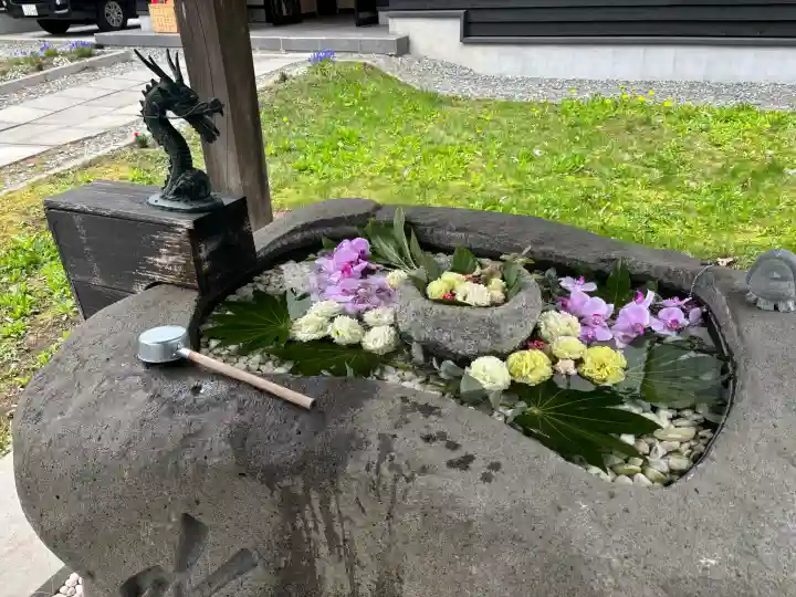 長沼神社の{uncategorized: "未分類", other: "その他", undefined: "問題あり", building: "その他建物", grave: "お墓", sacred_gate: "鳥居", guardian: "狛犬", statue: "像", buddha: "仏像", history: "歴史", nature: "自然", garden: "庭園", animal: "動物", pagoda: "塔", temizu: "手水舎", mountain_gate: "山門・神門", sanctuary: "本殿・本堂", subordinate: "末社・摂社", art: "芸術", scenery: "景色", jizo: "地蔵", ema: "絵馬", goshuin: "御朱印", omikuji: "おみくじ", items: "授与品その他", amulet: "お守り", goshuincho: "御朱印帳", eats: "食事", festival: "お祭り", votive_dance: "神楽", shichigosan: "七五三参", wedding: "結婚式", experience: "体験その他", initially: "初詣", around: "周辺", anti_infection: "感染症対策"}