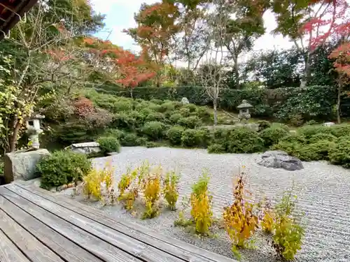 金福寺の庭園