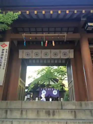 東京大神宮の山門・神門