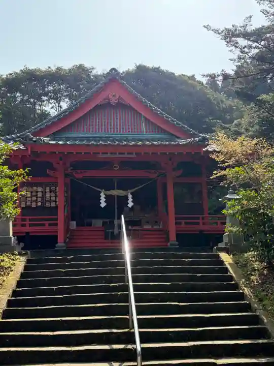 天御中主神社の{uncategorized: "未分類", other: "その他", undefined: "問題あり", building: "その他建物", grave: "お墓", sacred_gate: "鳥居", guardian: "狛犬", statue: "像", buddha: "仏像", history: "歴史", nature: "自然", garden: "庭園", animal: "動物", pagoda: "塔", temizu: "手水舎", mountain_gate: "山門・神門", sanctuary: "本殿・本堂", subordinate: "末社・摂社", art: "芸術", scenery: "景色", jizo: "地蔵", ema: "絵馬", goshuin: "御朱印", omikuji: "おみくじ", items: "授与品その他", amulet: "お守り", goshuincho: "御朱印帳", eats: "食事", festival: "お祭り", votive_dance: "神楽", shichigosan: "七五三参", wedding: "結婚式", experience: "体験その他", initially: "初詣", around: "周辺", anti_infection: "感染症対策"}