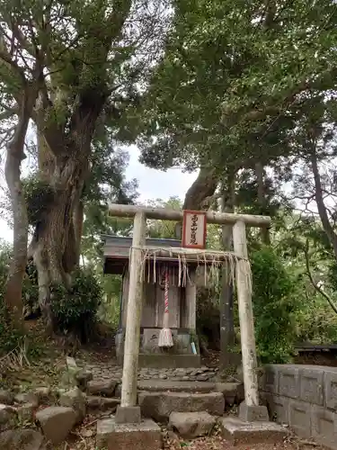 高草山大権現の鳥居