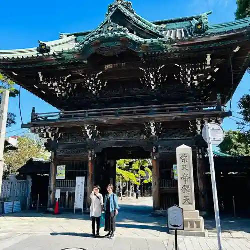 題経寺（柴又帝釈天）の山門