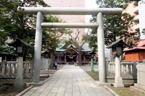 三吉神社の鳥居