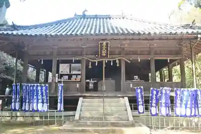 岩上神社の{uncategorized: "未分類", other: "その他", undefined: "問題あり", building: "その他建物", grave: "お墓", sacred_gate: "鳥居", guardian: "狛犬", statue: "像", buddha: "仏像", history: "歴史", nature: "自然", garden: "庭園", animal: "動物", pagoda: "塔", temizu: "手水舎", mountain_gate: "山門・神門", sanctuary: "本殿・本堂", subordinate: "末社・摂社", art: "芸術", scenery: "景色", jizo: "地蔵", ema: "絵馬", goshuin: "御朱印", omikuji: "おみくじ", items: "授与品その他", amulet: "お守り", goshuincho: "御朱印帳", eats: "食事", festival: "お祭り", votive_dance: "神楽", shichigosan: "七五三参", wedding: "結婚式", experience: "体験その他", initially: "初詣", around: "周辺", anti_infection: "感染症対策"}