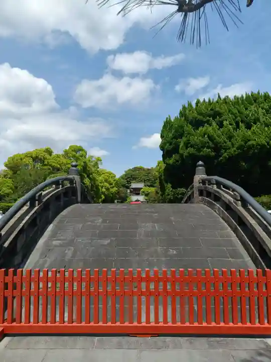鶴岡八幡宮の{uncategorized: "未分類", other: "その他", undefined: "問題あり", building: "その他建物", grave: "お墓", sacred_gate: "鳥居", guardian: "狛犬", statue: "像", buddha: "仏像", history: "歴史", nature: "自然", garden: "庭園", animal: "動物", pagoda: "塔", temizu: "手水舎", mountain_gate: "山門・神門", sanctuary: "本殿・本堂", subordinate: "末社・摂社", art: "芸術", scenery: "景色", jizo: "地蔵", ema: "絵馬", goshuin: "御朱印", omikuji: "おみくじ", items: "授与品その他", amulet: "お守り", goshuincho: "御朱印帳", eats: "食事", festival: "お祭り", votive_dance: "神楽", shichigosan: "七五三参", wedding: "結婚式", experience: "体験その他", initially: "初詣", around: "周辺", anti_infection: "感染症対策"}
