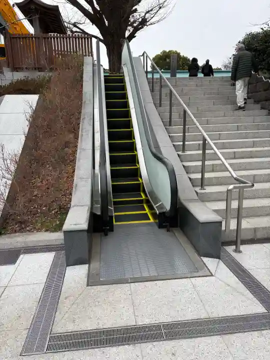 日枝神社の{uncategorized: "未分類", other: "その他", undefined: "問題あり", building: "その他建物", grave: "お墓", sacred_gate: "鳥居", guardian: "狛犬", statue: "像", buddha: "仏像", history: "歴史", nature: "自然", garden: "庭園", animal: "動物", pagoda: "塔", temizu: "手水舎", mountain_gate: "山門・神門", sanctuary: "本殿・本堂", subordinate: "末社・摂社", art: "芸術", scenery: "景色", jizo: "地蔵", ema: "絵馬", goshuin: "御朱印", omikuji: "おみくじ", items: "授与品その他", amulet: "お守り", goshuincho: "御朱印帳", eats: "食事", festival: "お祭り", votive_dance: "神楽", shichigosan: "七五三参", wedding: "結婚式", experience: "体験その他", initially: "初詣", around: "周辺", anti_infection: "感染症対策"}