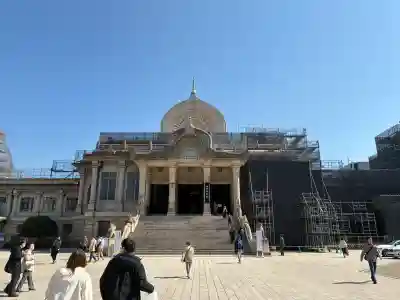 築地本願寺（本願寺築地別院）の{uncategorized: "未分類", other: "その他", undefined: "問題あり", building: "その他建物", grave: "お墓", sacred_gate: "鳥居", guardian: "狛犬", statue: "像", buddha: "仏像", history: "歴史", nature: "自然", garden: "庭園", animal: "動物", pagoda: "塔", temizu: "手水舎", mountain_gate: "山門・神門", sanctuary: "本殿・本堂", subordinate: "末社・摂社", art: "芸術", scenery: "景色", jizo: "地蔵", ema: "絵馬", goshuin: "御朱印", omikuji: "おみくじ", items: "授与品その他", amulet: "お守り", goshuincho: "御朱印帳", eats: "食事", festival: "お祭り", votive_dance: "神楽", shichigosan: "七五三参", wedding: "結婚式", experience: "体験その他", initially: "初詣", around: "周辺", anti_infection: "感染症対策"}
