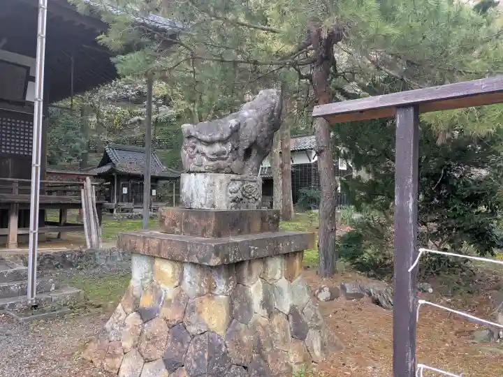 柳廼社の{uncategorized: "未分類", other: "その他", undefined: "問題あり", building: "その他建物", grave: "お墓", sacred_gate: "鳥居", guardian: "狛犬", statue: "像", buddha: "仏像", history: "歴史", nature: "自然", garden: "庭園", animal: "動物", pagoda: "塔", temizu: "手水舎", mountain_gate: "山門・神門", sanctuary: "本殿・本堂", subordinate: "末社・摂社", art: "芸術", scenery: "景色", jizo: "地蔵", ema: "絵馬", goshuin: "御朱印", omikuji: "おみくじ", items: "授与品その他", amulet: "お守り", goshuincho: "御朱印帳", eats: "食事", festival: "お祭り", votive_dance: "神楽", shichigosan: "七五三参", wedding: "結婚式", experience: "体験その他", initially: "初詣", around: "周辺", anti_infection: "感染症対策"}