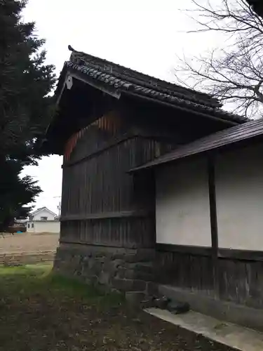 頥気神社の本殿