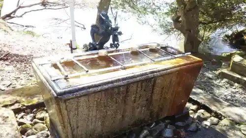九頭龍神社本宮の手水舎