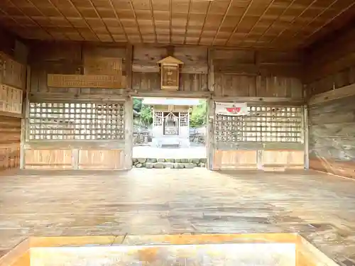 菟上神社の本殿・本堂