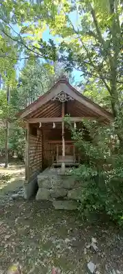 氷上神社の{uncategorized: "未分類", other: "その他", undefined: "問題あり", building: "その他建物", grave: "お墓", sacred_gate: "鳥居", guardian: "狛犬", statue: "像", buddha: "仏像", history: "歴史", nature: "自然", garden: "庭園", animal: "動物", pagoda: "塔", temizu: "手水舎", mountain_gate: "山門・神門", sanctuary: "本殿・本堂", subordinate: "末社・摂社", art: "芸術", scenery: "景色", jizo: "地蔵", ema: "絵馬", goshuin: "御朱印", omikuji: "おみくじ", items: "授与品その他", amulet: "お守り", goshuincho: "御朱印帳", eats: "食事", festival: "お祭り", votive_dance: "神楽", shichigosan: "七五三参", wedding: "結婚式", experience: "体験その他", initially: "初詣", around: "周辺", anti_infection: "感染症対策"}