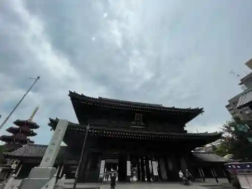 川崎大師（平間寺）の山門・神門