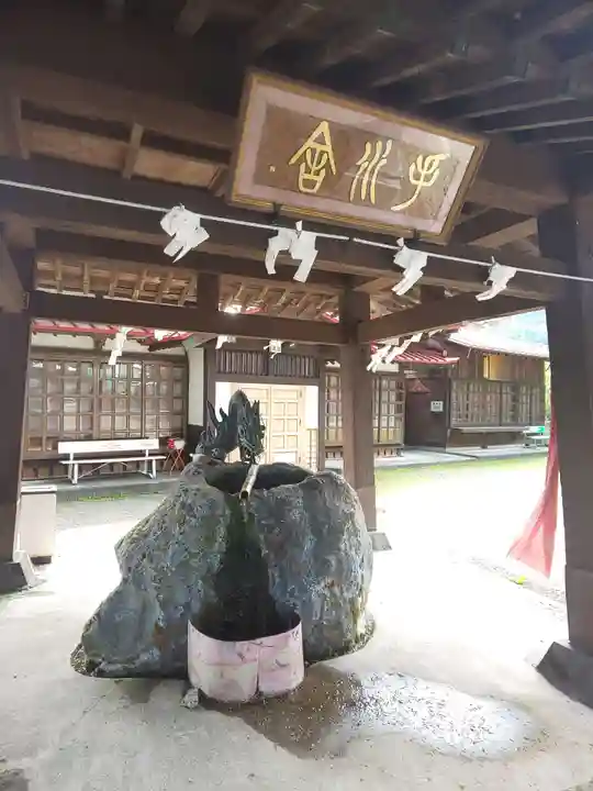 北東本宮小室浅間神社の手水舎