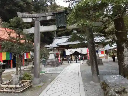 瀧安寺の鳥居