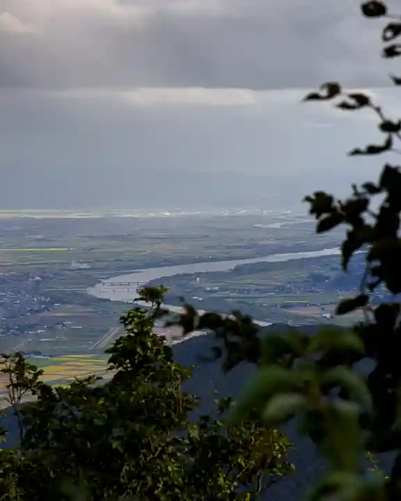 彌彦神社奥宮(御神廟)(新潟県)