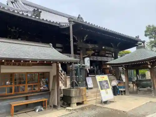 葛井寺の{uncategorized: "未分類", other: "その他", undefined: "問題あり", building: "その他建物", grave: "お墓", sacred_gate: "鳥居", guardian: "狛犬", statue: "像", buddha: "仏像", history: "歴史", nature: "自然", garden: "庭園", animal: "動物", pagoda: "塔", temizu: "手水舎", mountain_gate: "山門・神門", sanctuary: "本殿・本堂", subordinate: "末社・摂社", art: "芸術", scenery: "景色", jizo: "地蔵", ema: "絵馬", goshuin: "御朱印", omikuji: "おみくじ", items: "授与品その他", amulet: "お守り", goshuincho: "御朱印帳", eats: "食事", festival: "お祭り", votive_dance: "神楽", shichigosan: "七五三参", wedding: "結婚式", experience: "体験その他", initially: "初詣", around: "周辺", anti_infection: "感染症対策"}