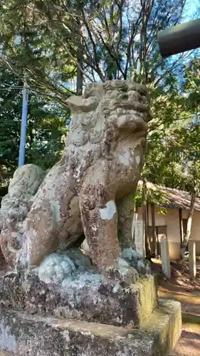 千早神社の狛犬