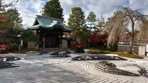 高台寺（高台寿聖禅寺・高臺寺）の{uncategorized: "未分類", other: "その他", undefined: "問題あり", building: "その他建物", grave: "お墓", sacred_gate: "鳥居", guardian: "狛犬", statue: "像", buddha: "仏像", history: "歴史", nature: "自然", garden: "庭園", animal: "動物", pagoda: "塔", temizu: "手水舎", mountain_gate: "山門・神門", sanctuary: "本殿・本堂", subordinate: "末社・摂社", art: "芸術", scenery: "景色", jizo: "地蔵", ema: "絵馬", goshuin: "御朱印", omikuji: "おみくじ", items: "授与品その他", amulet: "お守り", goshuincho: "御朱印帳", eats: "食事", festival: "お祭り", votive_dance: "神楽", shichigosan: "七五三参", wedding: "結婚式", experience: "体験その他", initially: "初詣", around: "周辺", anti_infection: "感染症対策"}