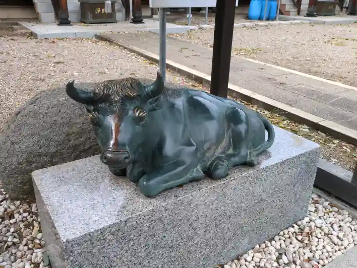 館腰神社の{uncategorized: "未分類", other: "その他", undefined: "問題あり", building: "その他建物", grave: "お墓", sacred_gate: "鳥居", guardian: "狛犬", statue: "像", buddha: "仏像", history: "歴史", nature: "自然", garden: "庭園", animal: "動物", pagoda: "塔", temizu: "手水舎", mountain_gate: "山門・神門", sanctuary: "本殿・本堂", subordinate: "末社・摂社", art: "芸術", scenery: "景色", jizo: "地蔵", ema: "絵馬", goshuin: "御朱印", omikuji: "おみくじ", items: "授与品その他", amulet: "お守り", goshuincho: "御朱印帳", eats: "食事", festival: "お祭り", votive_dance: "神楽", shichigosan: "七五三参", wedding: "結婚式", experience: "体験その他", initially: "初詣", around: "周辺", anti_infection: "感染症対策"}