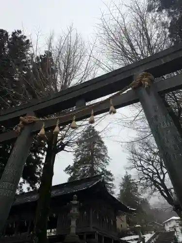 諏訪大社上社前宮の{uncategorized: "未分類", other: "その他", undefined: "問題あり", building: "その他建物", grave: "お墓", sacred_gate: "鳥居", guardian: "狛犬", statue: "像", buddha: "仏像", history: "歴史", nature: "自然", garden: "庭園", animal: "動物", pagoda: "塔", temizu: "手水舎", mountain_gate: "山門・神門", sanctuary: "本殿・本堂", subordinate: "末社・摂社", art: "芸術", scenery: "景色", jizo: "地蔵", ema: "絵馬", goshuin: "御朱印", omikuji: "おみくじ", items: "授与品その他", amulet: "お守り", goshuincho: "御朱印帳", eats: "食事", festival: "お祭り", votive_dance: "神楽", shichigosan: "七五三参", wedding: "結婚式", experience: "体験その他", initially: "初詣", around: "周辺", anti_infection: "感染症対策"}