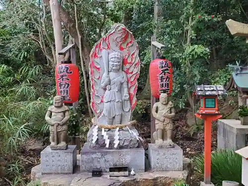 越木岩神社の仏像