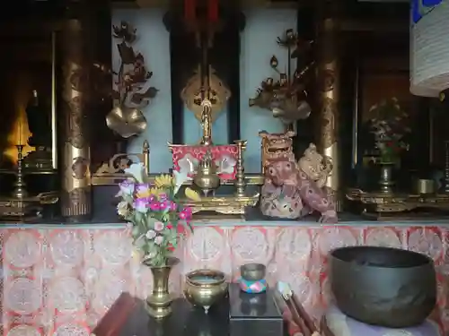 自性院の本殿・本堂