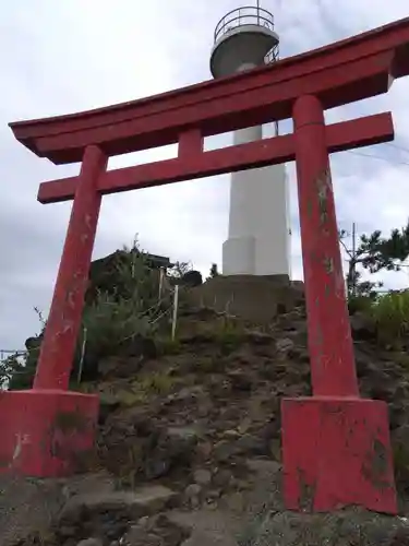 能生白山神社末社厳島神社の鳥居